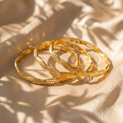 Bangle with Intricate Jali Pattern
