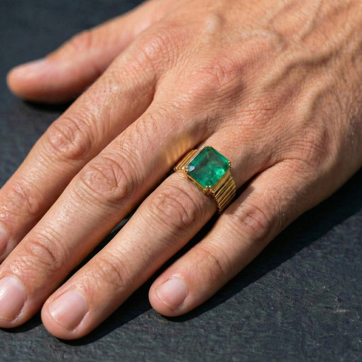 Emerald Halo Wedding Ring4 3D cover